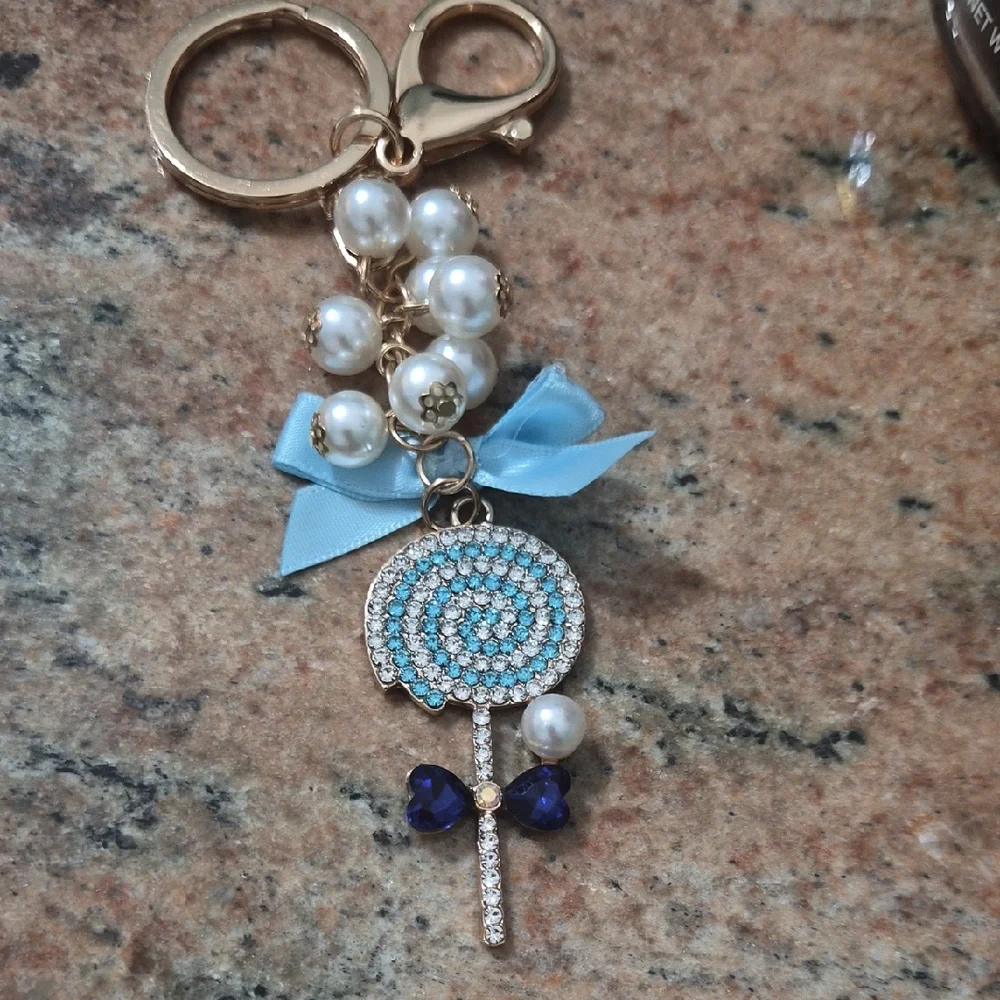 Lollipop Keychain with Pearls - Picture 3 of 6